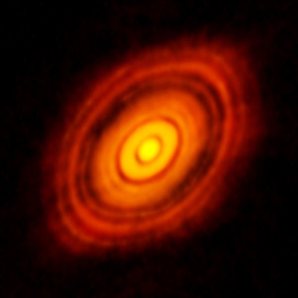 Protoplanetary disc of HL Tauri